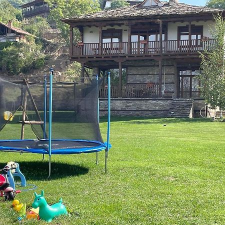 Leshten Guest Homes Εξωτερικό φωτογραφία